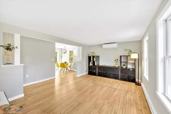 Falmouth, MA 02536,47 Shallow Pond Ln