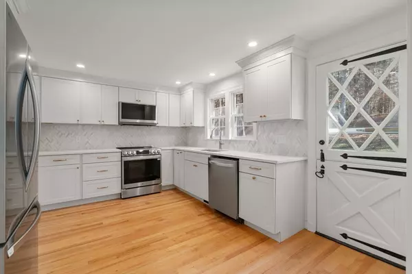 Wayland, MA 01778,262 Cochituate Rd