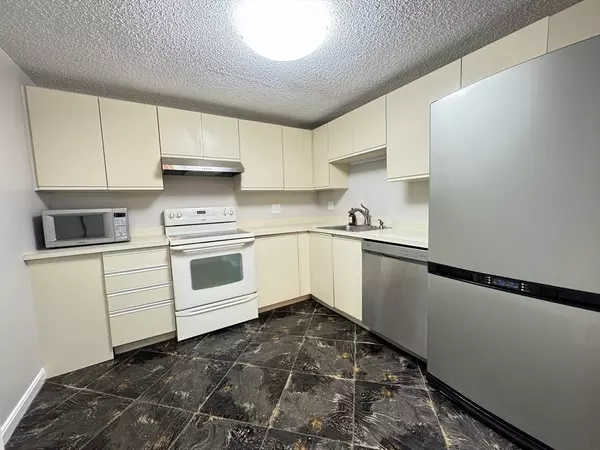 Medford, MA 02155,8th 9th St #511