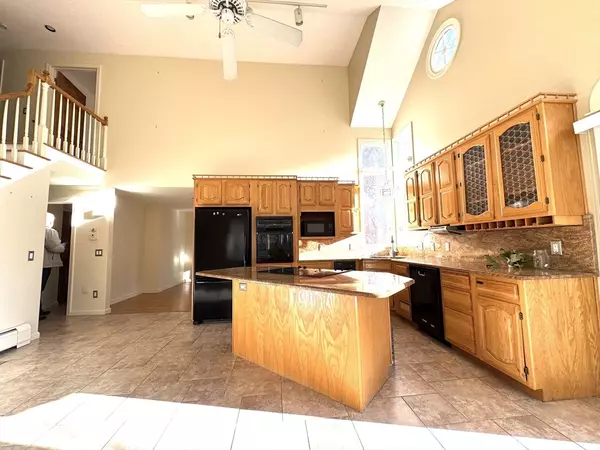 1497 State Rd, Plymouth, MA 02360