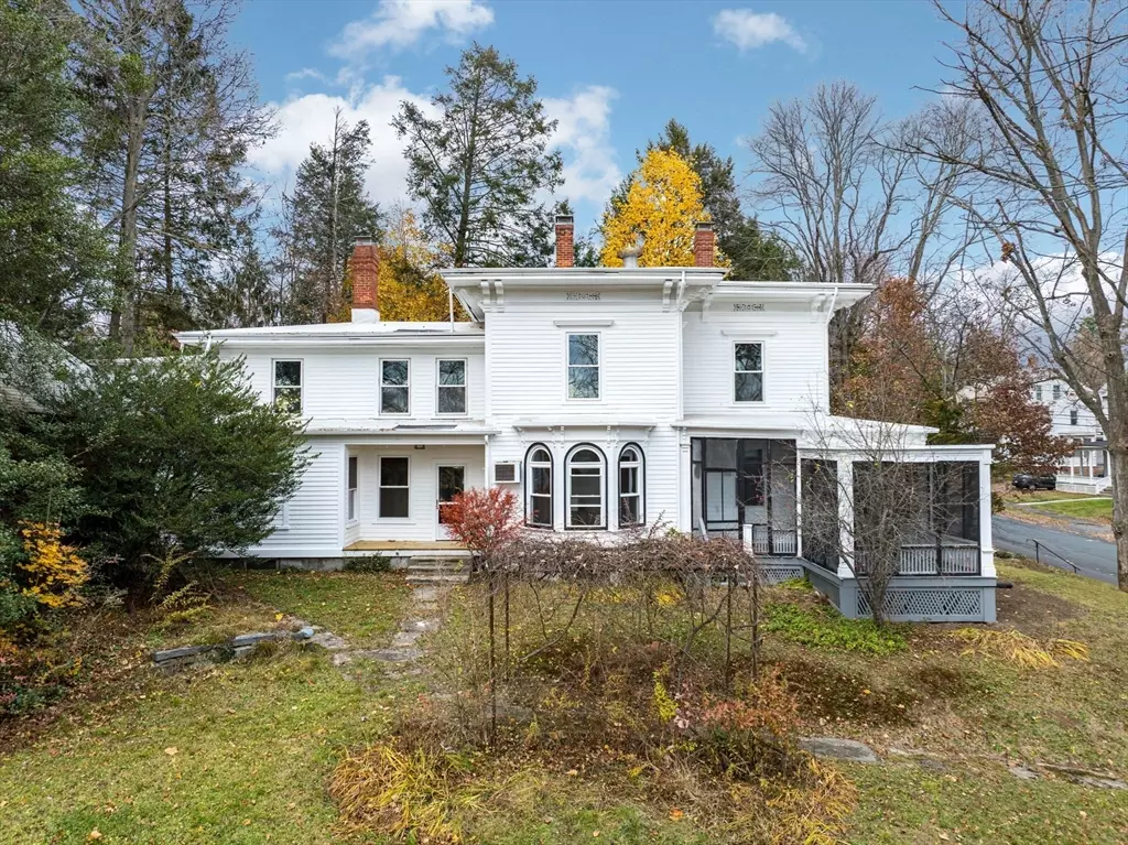 Amherst, MA 01002,48 Gray St