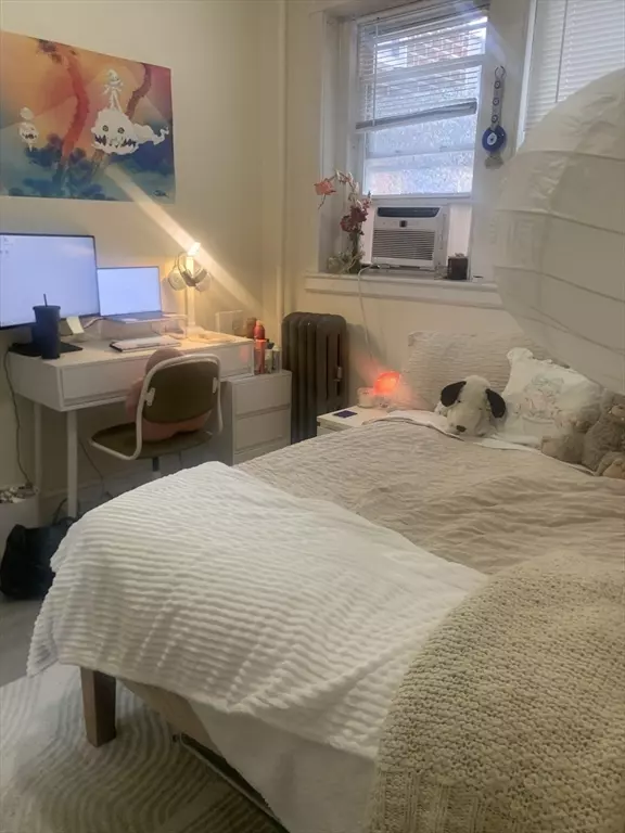 Brookline, MA 02446,322 Saint Paul St #1