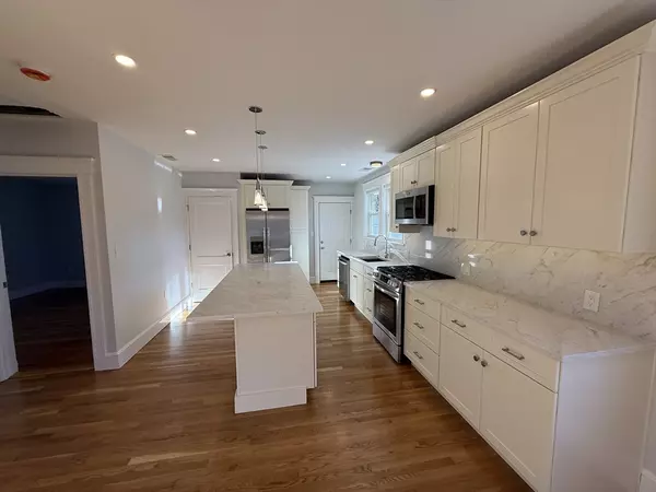 Watertown, MA 02472,79 Hovey St #2