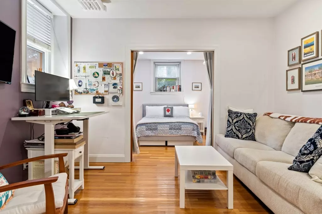 Brookline, MA 02446,130 Longwood Ave #B