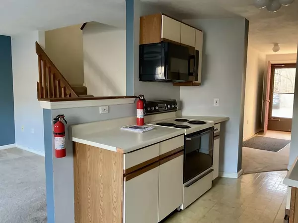 Charlton, MA 01507,28 Southbridge Rd #402