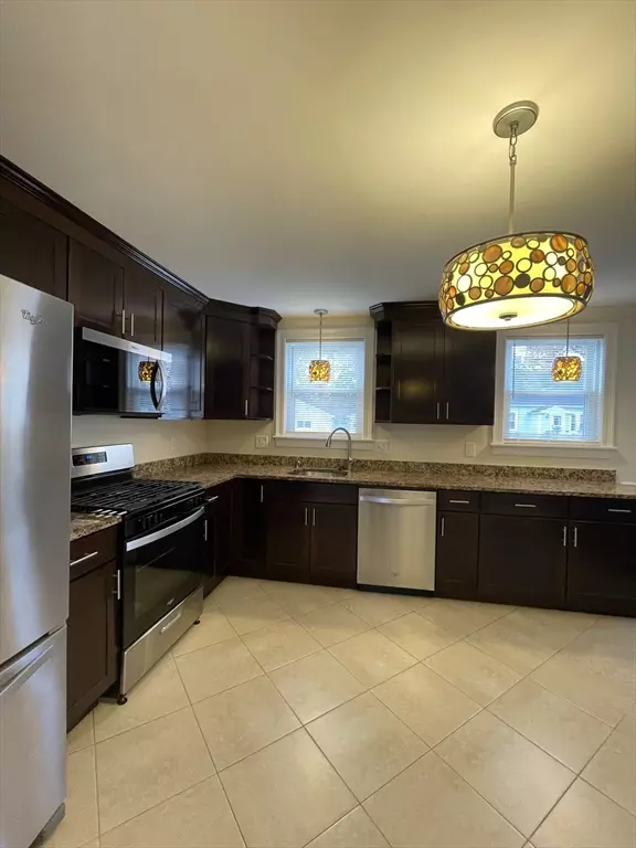 Methuen, MA 01844,182 East St #1