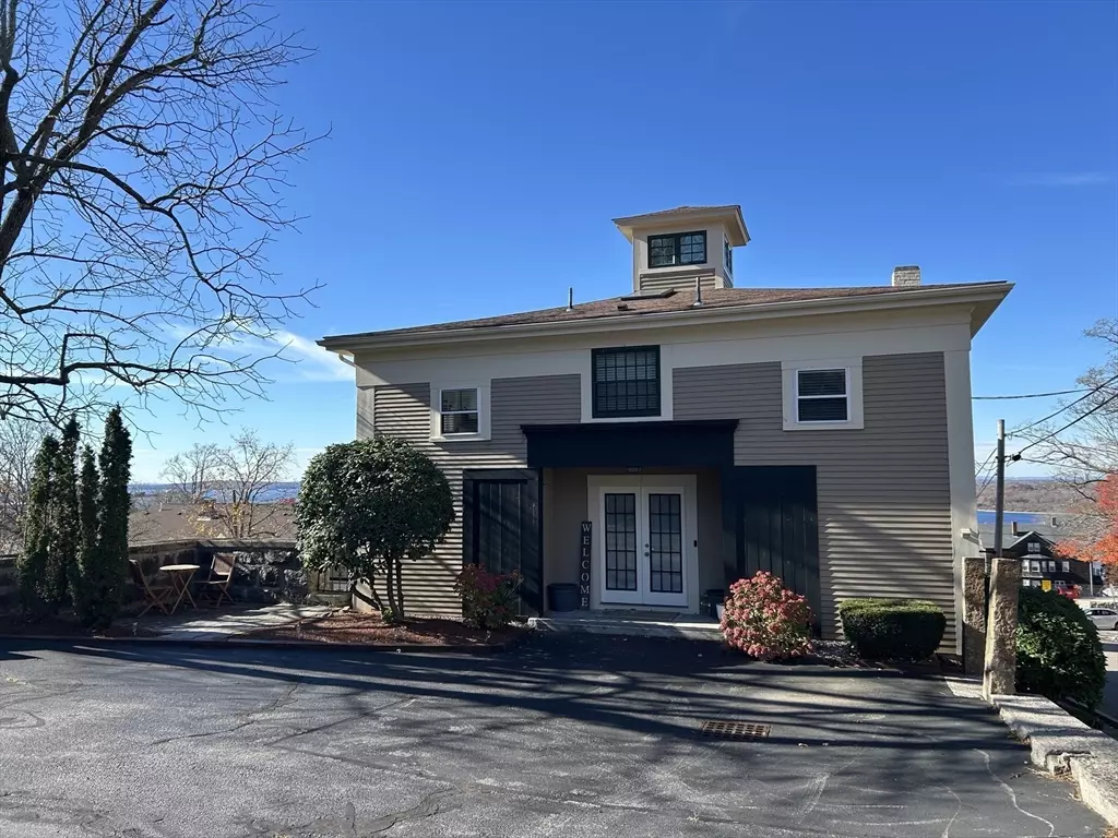 Fall River, MA 02720,450 Rock St #1