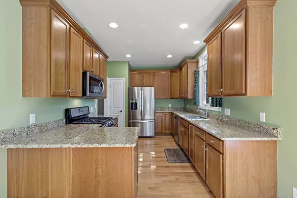 Plymouth, MA 02360,19 Red Leaf