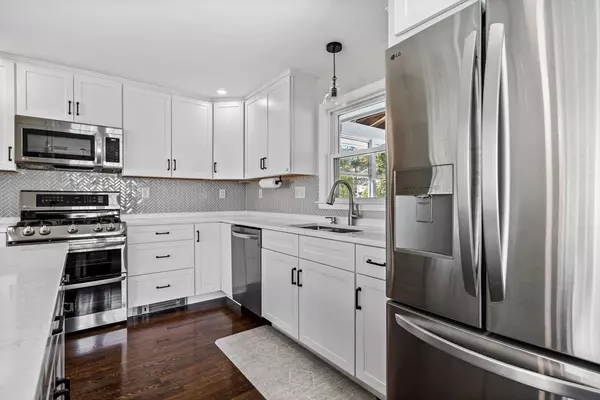 Dedham, MA 02026,193 Bonham Rd #1