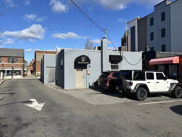 Melrose, MA 02176,26 Essex St