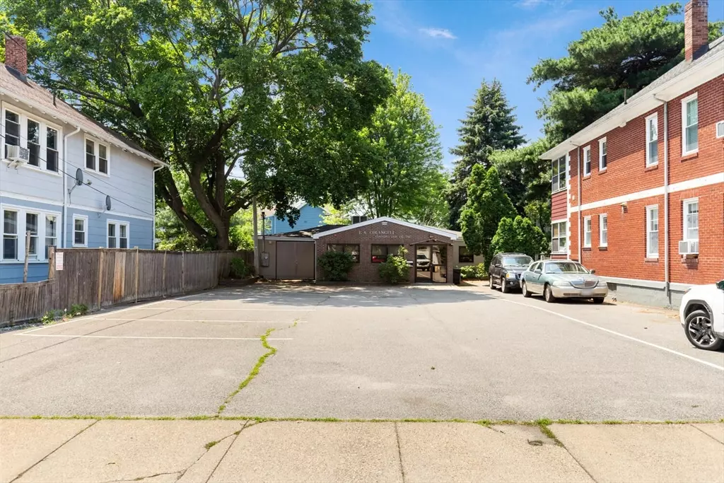 Malden, MA 02148,30 Thacher St