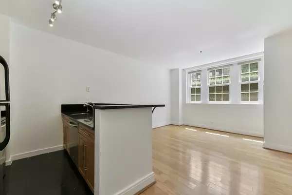 Boston, MA 02215,534 Beacon Street #103