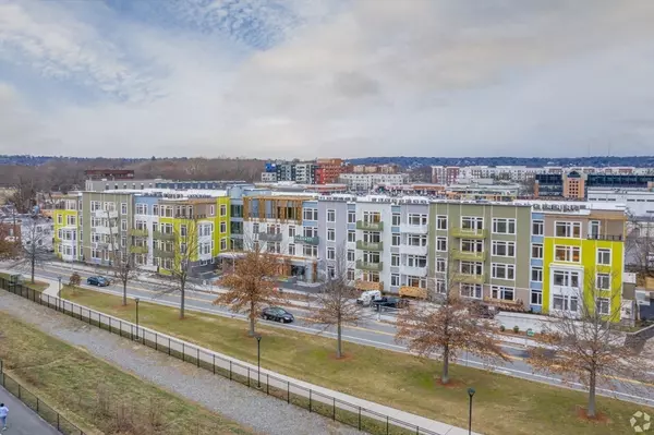 Cambridge, MA 02138,77 New #104