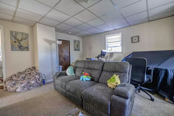 Fall River, MA 02721,192-196 Snell St