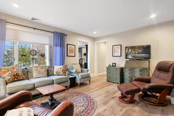 North Andover, MA 01845,64 Second St