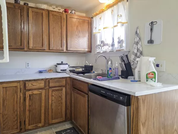 North Attleboro, MA 02760,194 Smith St