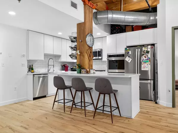 Boston, MA 02127,9 West Broadway #206