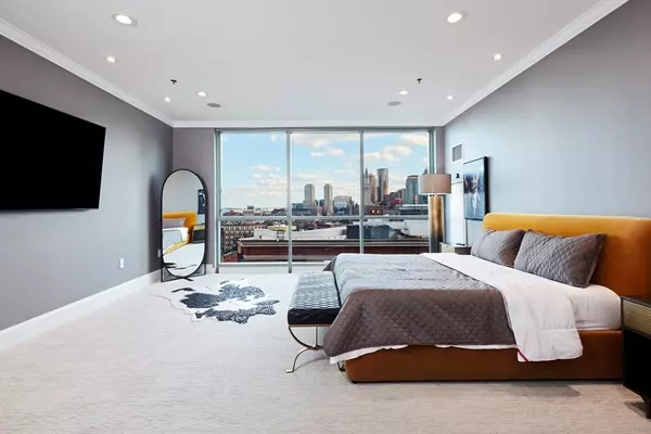 Boston, MA 02114,234 Causeway St #913/813