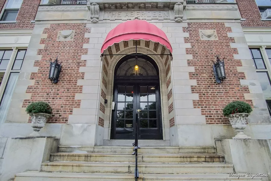 354 N Main St #303, Andover, MA 01810