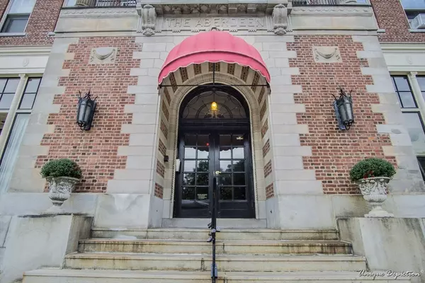 354 N Main St #303, Andover, MA 01810