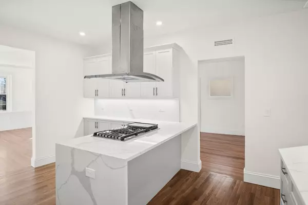 Brookline, MA 02445,37 Englewood Ave #3