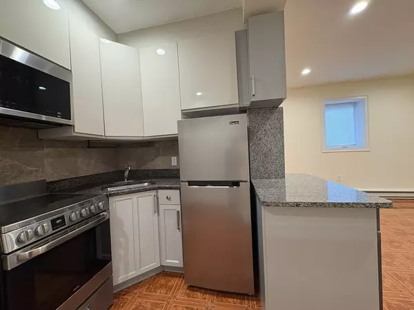 Brookline, MA 02446,69 Babcock St #7