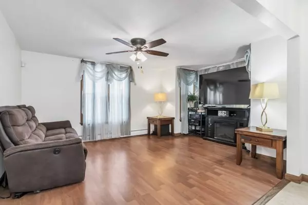 Lowell, MA 01851,27 Royal St