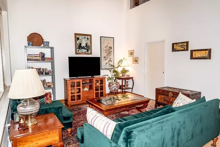 290 Pleasant St #113, Watertown, MA 02471