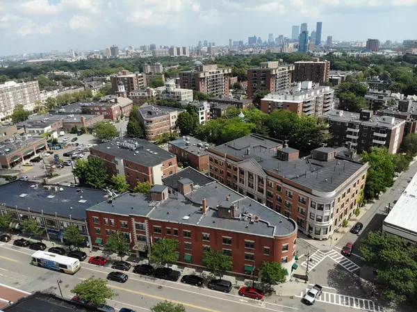 Brookline, MA 02446,10 Sewall Ave #200