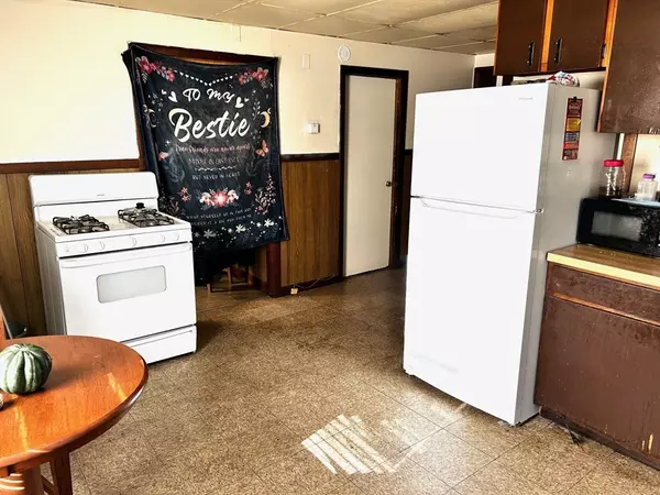 Chicopee, MA 01013,16 Abbey St