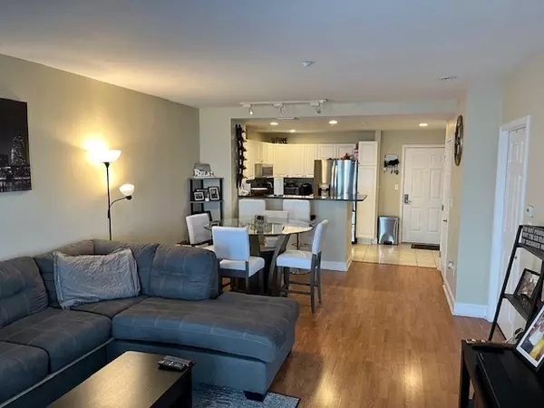 Quincy, MA 02171,10 Seaport Drive #2417