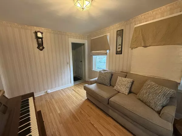 Natick, MA 01760,287 Bacon St