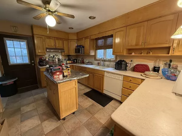 Natick, MA 01760,287 Bacon St