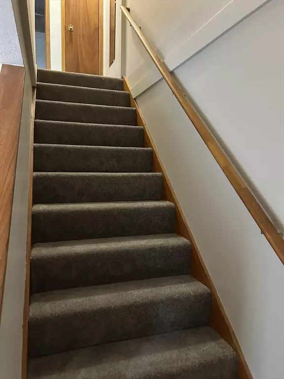 Haverhill, MA 01830,8 Bartlett Ave #5