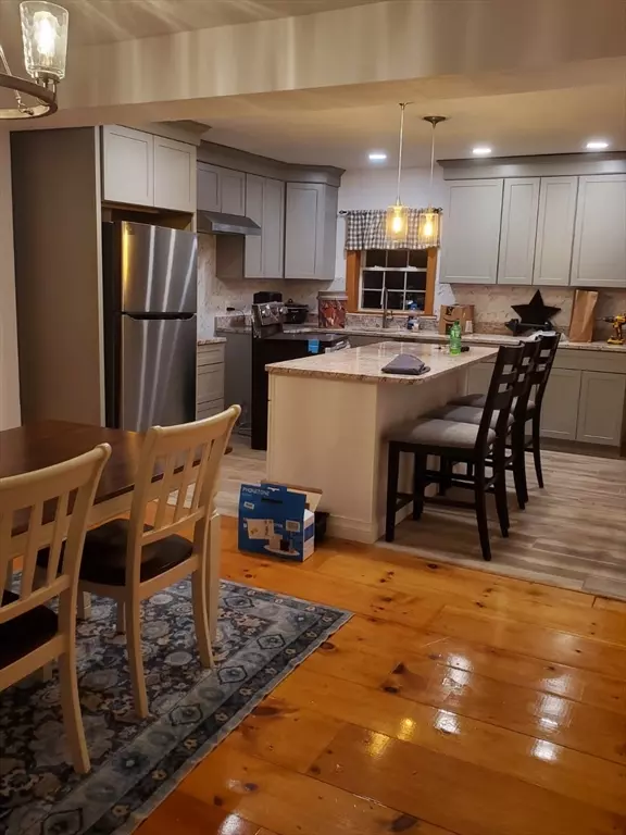 Warren, MA 01083,29 Liberty