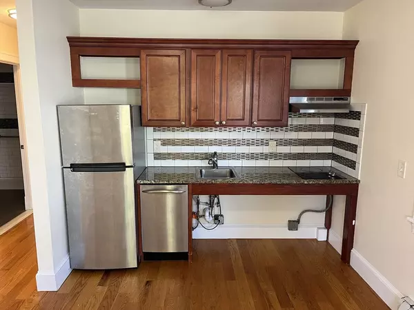 Framingham, MA 01702,2 Coburn Street #2