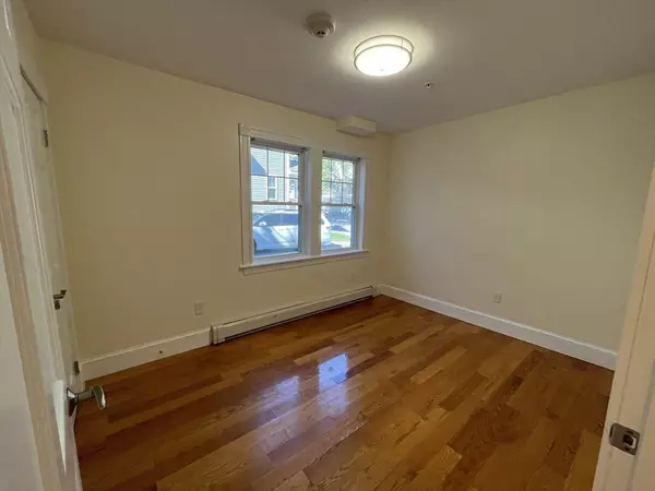 Framingham, MA 01702,2 Coburn Street #2