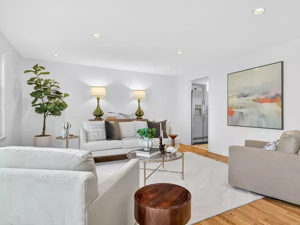 Wellesley, MA 02482,609 Washington St #303