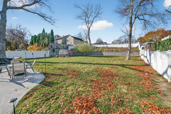 New Bedford, MA 02745,211 Lowell Street