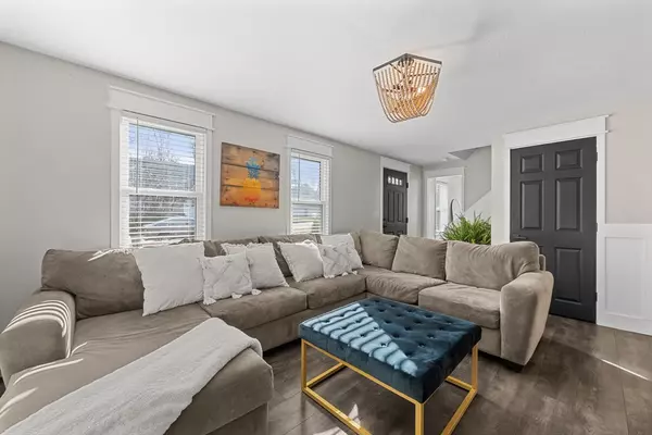 Holden, MA 01520,8 Dawson Cir