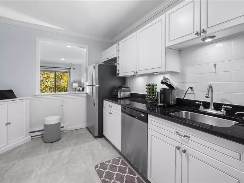 22 Branchfield St #D4, Boston, MA 02124