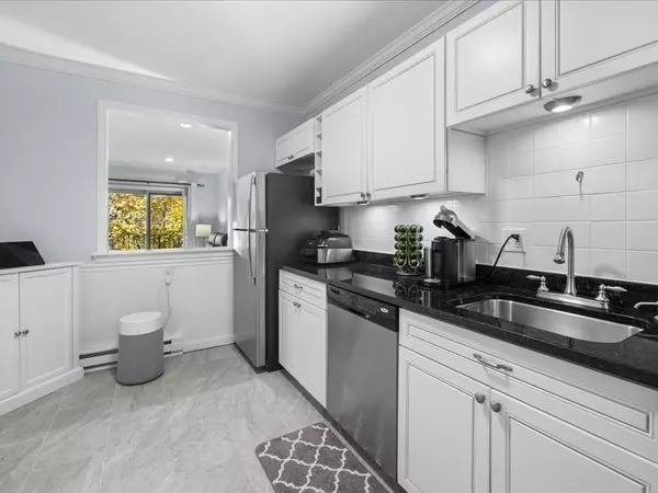 22 Branchfield St #D4, Boston, MA 02124