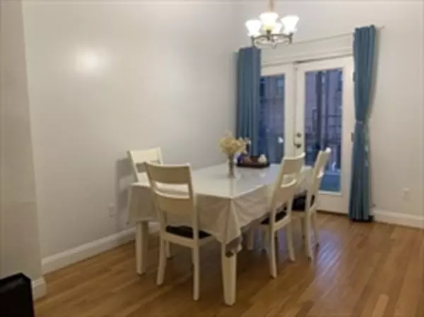 Boston, MA 02118,520 Massachusetts Ave #2