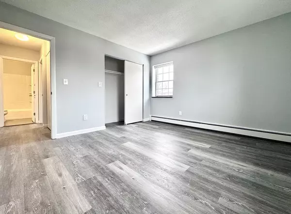 Newton, MA 02460,130 North Street #5