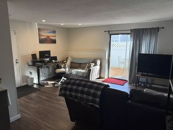 Natick, MA 01760,51 Village Brook Lane #16