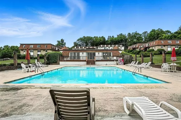 Shrewsbury, MA 01545,28 Williamsburg Ct #2