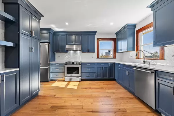 Wakefield, MA 01880,16 Pleasant St