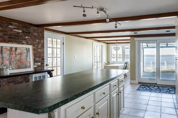 Ipswich, MA 01938,33 Eagle Hill Rd