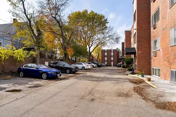 Boston, MA 02122,543 Adams St #24