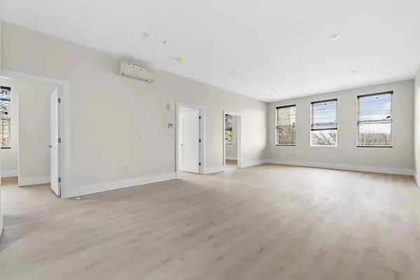 Haverhill, MA 01830,66 Emerson St #306